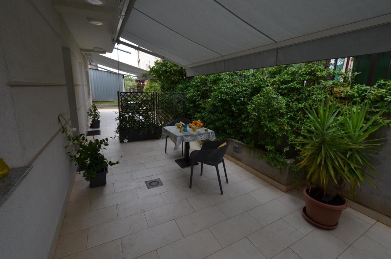 Apartments Karmen Maria Novigrad Istria Exterior foto