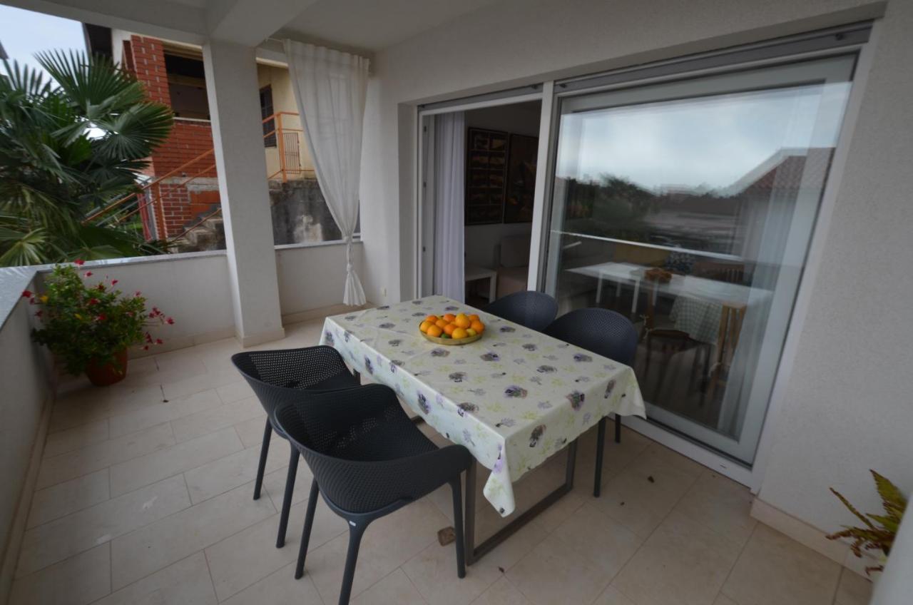 Apartments Karmen Maria Novigrad Istria Exterior foto