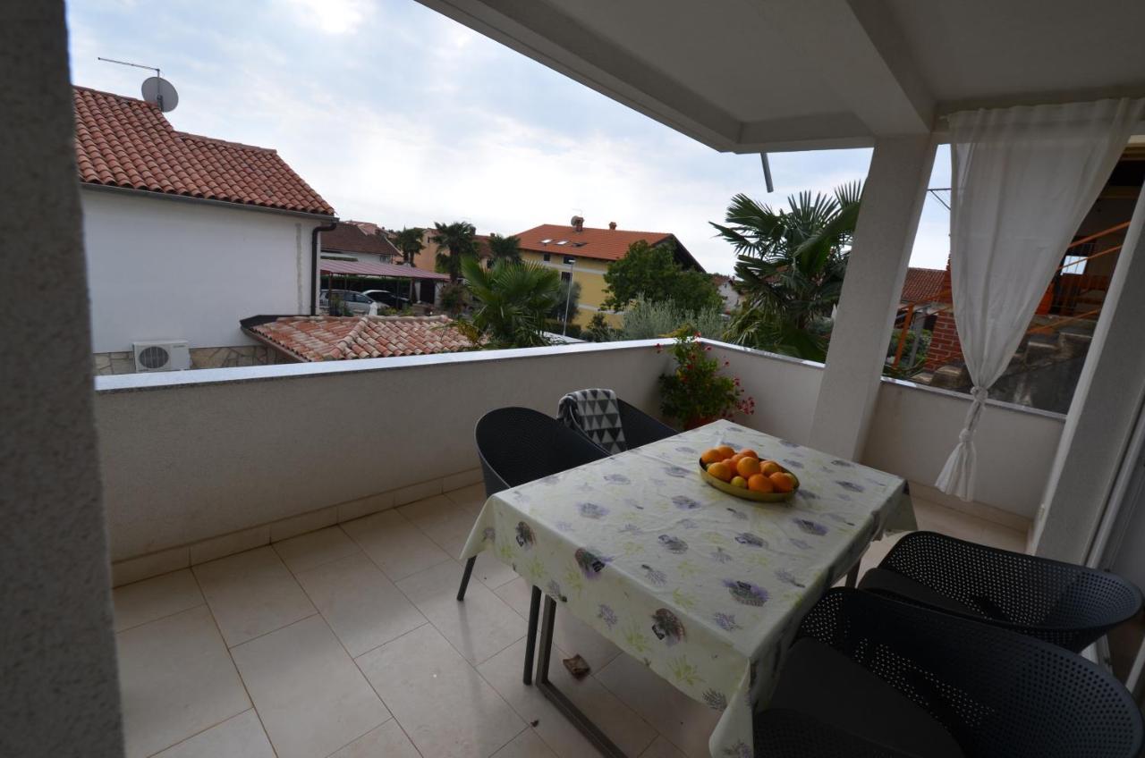 Apartments Karmen Maria Novigrad Istria Exterior foto